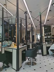 -HAIR CORNER