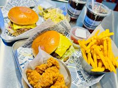 -TRIPS BURGER(大钟寺店)