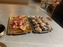 -围炉肉舍•炭烤活鳗•丹东海鲜烤肉(步行街店)