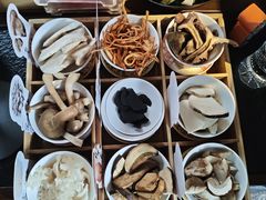 -菌自由丨野生菌火锅特色庭院餐厅(丽江古城店)