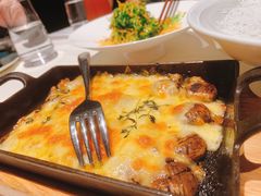 鹅肝芝士焗口蘑-四季民福烤鸭店(外滩外白渡桥店)