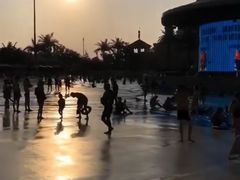 -乐华城·88度温泉乐园