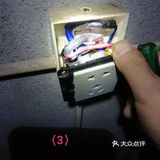 我给建筑工人宿舍，安装USB安全插座，床铺密密麻麻…