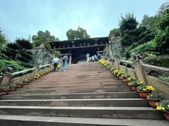 -峨眉山报国寺