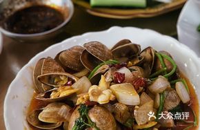 Signature Large Clams