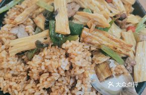 Fried Bean Curd Skin and Pork on Iron Plate Rice