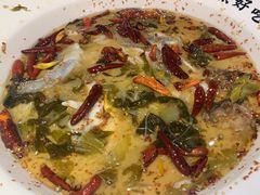 -江渔儿酸菜鱼(奥园广场金发购物中心店)
