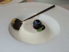 -MONICH牛排融合餐厅(和义大道购物中心店)