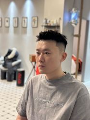 -老男孩男士理容馆·理发·烫染·修面