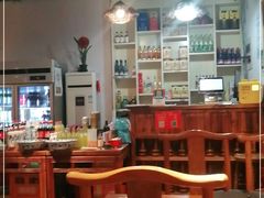 大堂-赵胖炙子烤肉&深夜酒馆(簋街店)