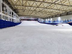 -乔波室内滑雪场