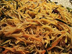 -老码头黑皮肘子锅包肉熏酱水饺(文政街店)