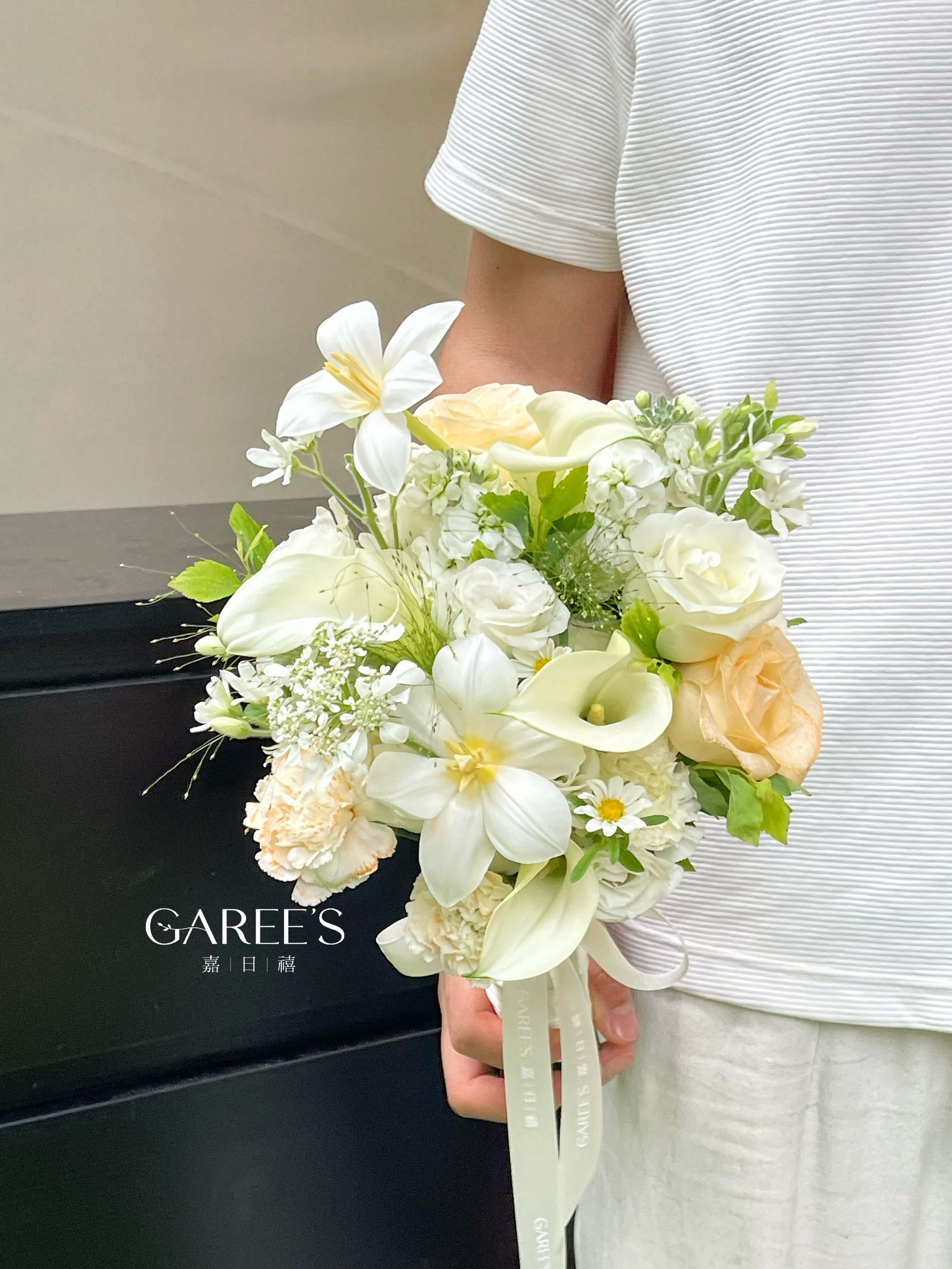 拍婚纱照真的很好看 手捧花与你📸