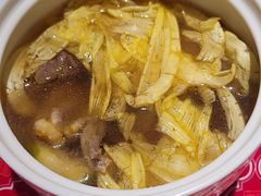 无花果菊花煲鸡-谭厨中山传家菜.乳鸽.脆鲩鱼(华强北中航城店)