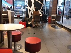 大堂-麦当劳(北京南站店)