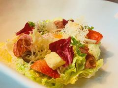 凯撒沙拉配水波蛋-牛排家(北京长安街英皇集团中心店)