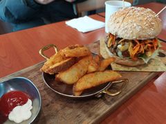 鲜香蘑菇牛肉汉堡-魏斯理汉堡(西安沣东吾悦店)