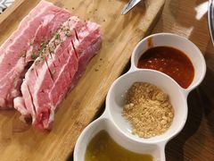 -江南猪肉商会无限续吃(弘大店)