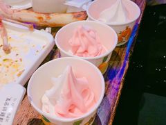 冰淇淋-三个蒙古大叔羊肉串(大宁店)