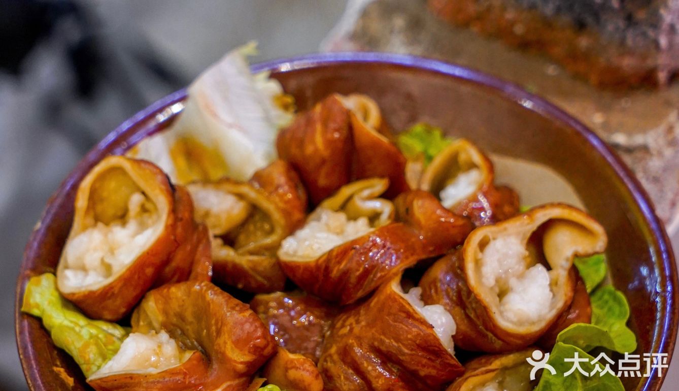 热闹的老小区重庆火锅、香爆整条gai‼️