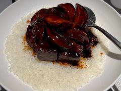四头鲍鱼红烧肉-屋里厢上海菜馆