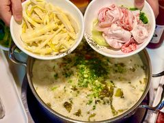 -德林酸菜鱼火锅(南丹店)