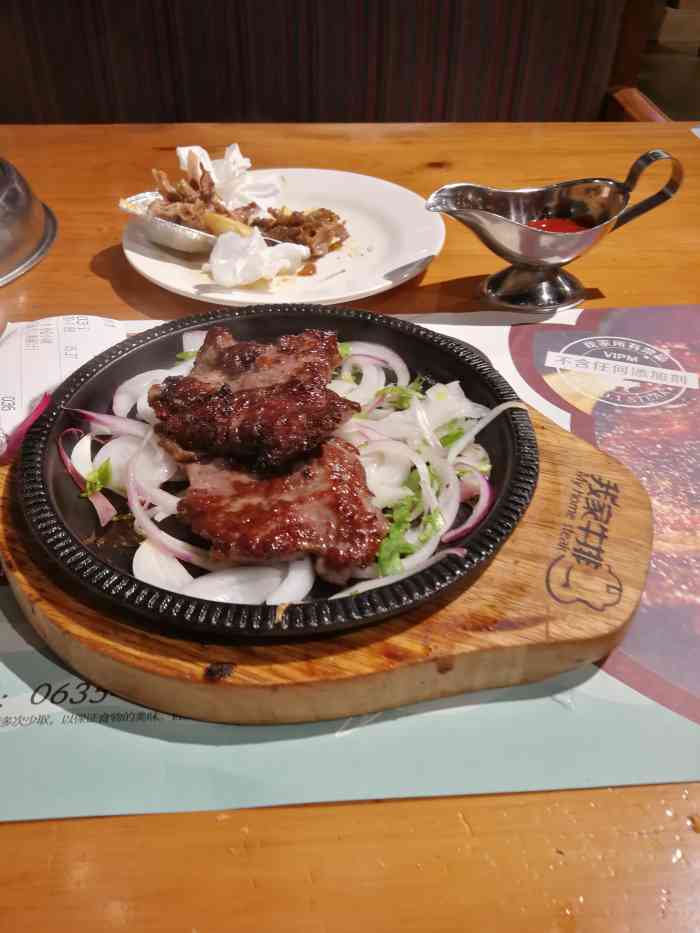 我家牛排牛排自助-"菜品少,牛排不新鲜,重新做了一块还是回收.