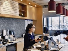 -蔚来中心(北京中关村店)