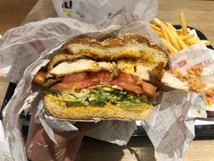 -The Habit Burger Grill 哈比特汉堡(爱琴海店)