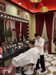 -东方先生国潮男士理发馆