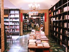 -钟书阁(松江泰晤士小镇店)
