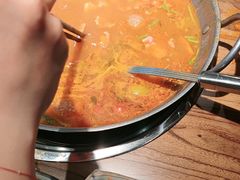 -野山舂·贵州现舂酸汤火锅(鸿通城店)