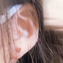 -AI艾耳·专业手工耳洞·穿孔美学馆