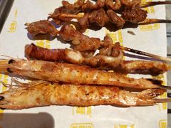 -威记烧嘢·南宁烧烤·超级生牛(绿地店)