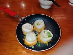 鲜肉虾仁生煎-龍堂蟹黄小笼包(万家丽店)