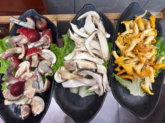 -原林野山菌火锅·炒菌(关上野生菌一条街店)
