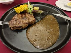 香煎菲力牛排配黑椒汁-红房子西菜馆(淮海中路店)