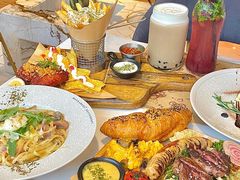 -Mark&Mars Restaurant