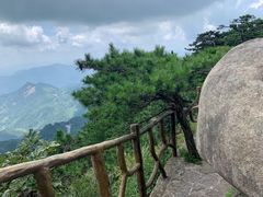 -罗田薄刀峰风景区