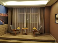 -西安大雁塔科技大学地铁站亚朵酒店