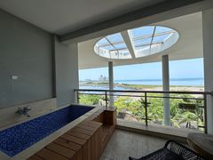 -皇马海口湾海景酒店(万绿园秀英港店)