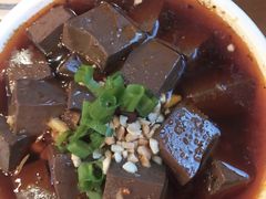 -炉小二铜锅牛蛙•川湘菜(三里屯店)