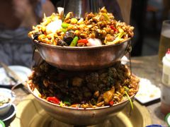 -沪小二炭火蛙锅(淮海中路美食不夜城店)