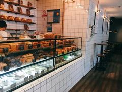 面包甜点陈列柜-81BAKERY(大学路店)