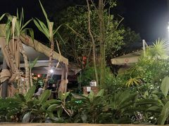 -茅草房·河畔园林火锅