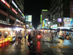 -六合夜市