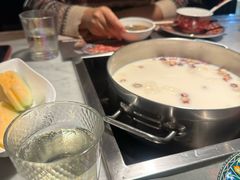 -尚尚仙·酸汤猪手·猪肚鸡火锅(华联万柳购物中心店)