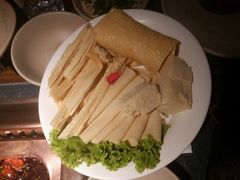 -老牌坊云南鱼豆花火锅(哈西万达店)