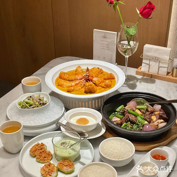 艾特你的饭搭子请你吃 这家店回头客超多想吃你就来