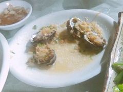 蒜蓉蒸鲍鱼-范饭椰林川湘味海鲜·椰子鸡(三亚湾椰梦长廊店)